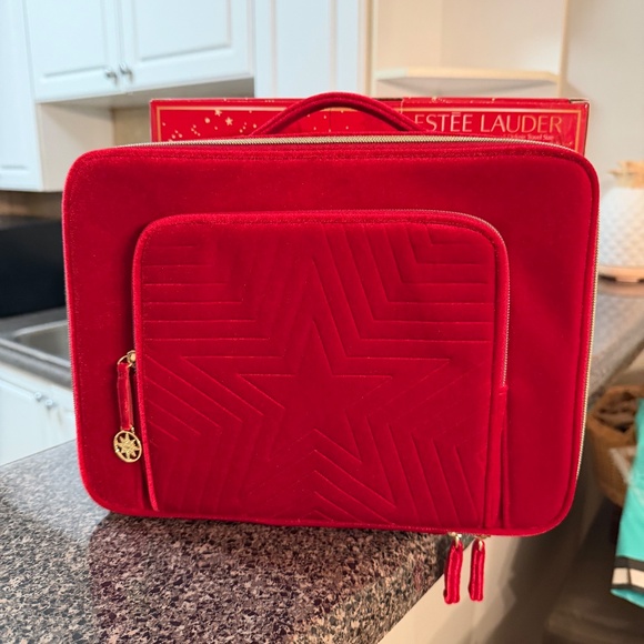 Estee Lauder Velvet Beauty Box - Picture 5 of 6